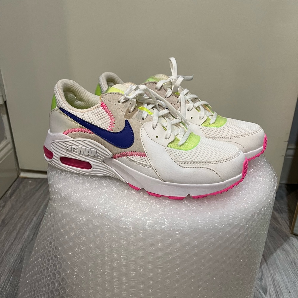 Brand new Nike Air Max Sneakers